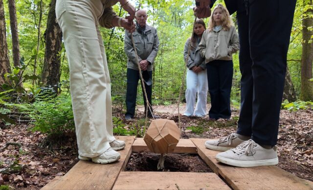 Een urn of as begraven op een natuurbegraafplaats? Dat kan!